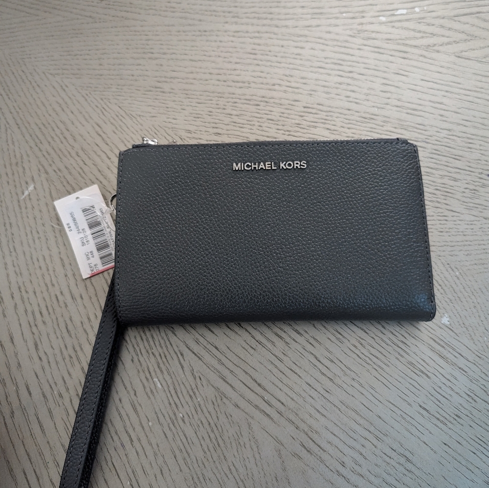 🩶Michael Kors dark grey 🩶 Wristlet